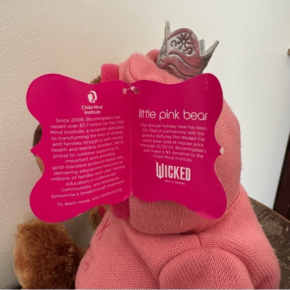 Wicked Gund Bear NWT
Bloomingdale's Wicked Little Pink Bear - Picture 13 of 16